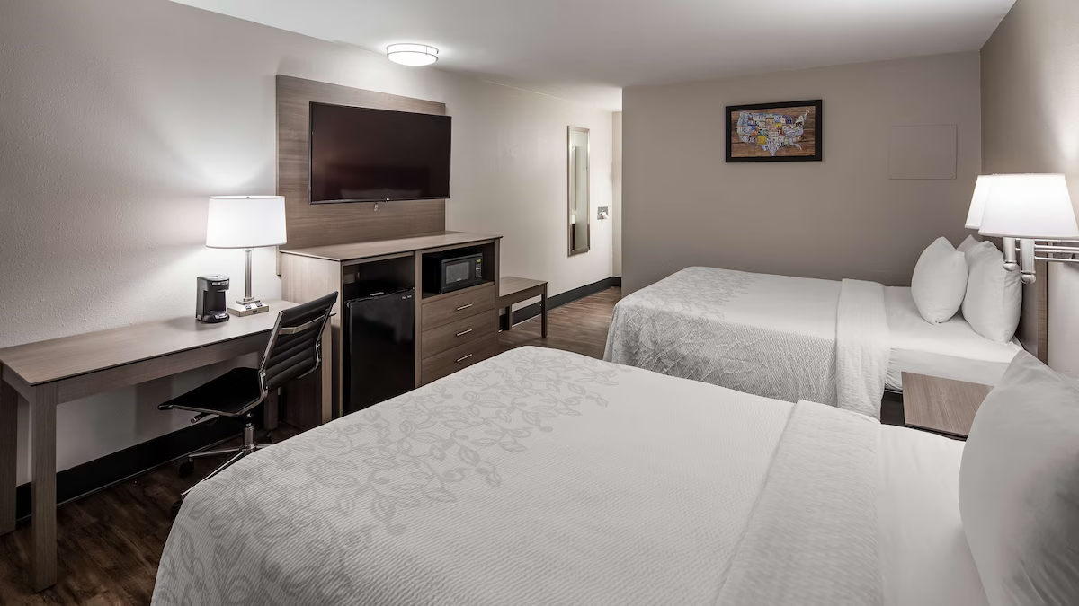 SureStay Hotel by Best Western Findlay 15/33