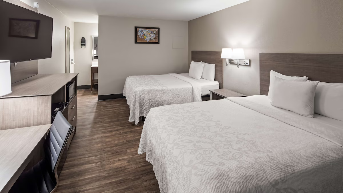 SureStay Hotel by Best Western Findlay 20/33