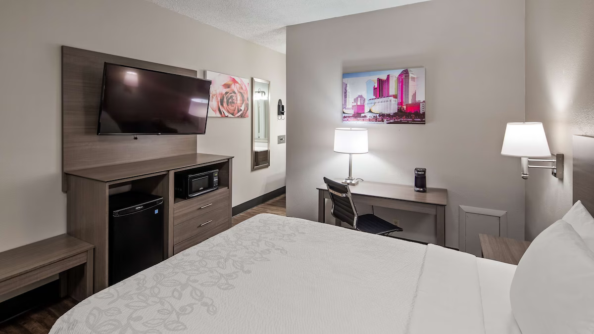 SureStay Hotel by Best Western Findlay 18/33