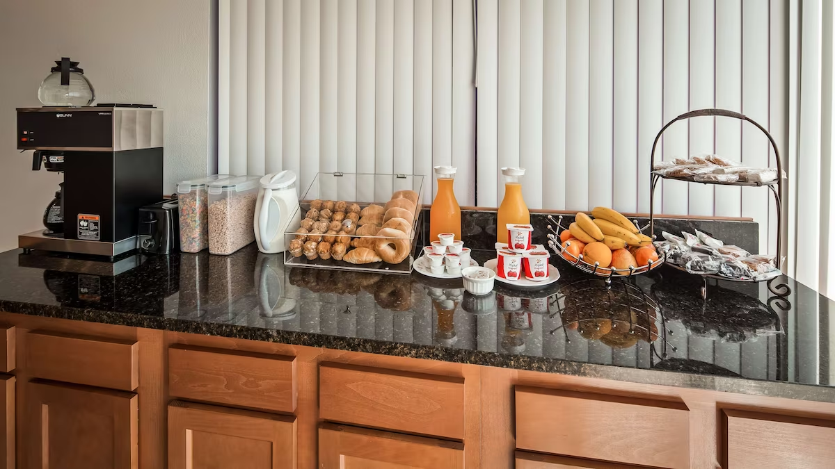 SureStay Hotel by Best Western Findlay 27/33