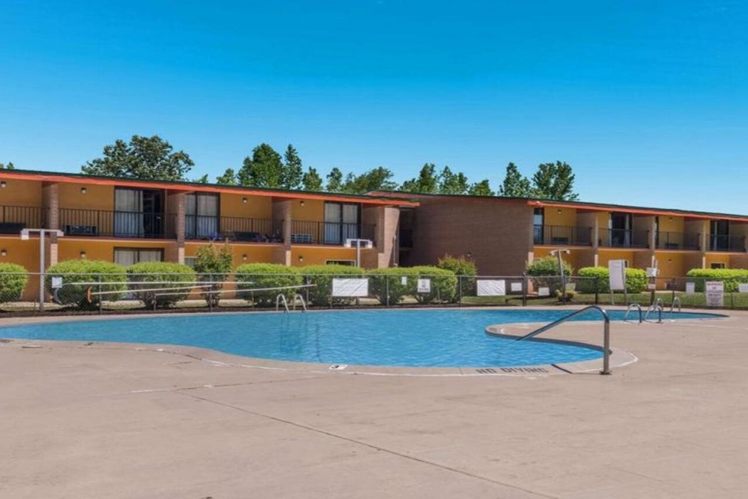 Econo Lodge High Point - Archdale 24/32