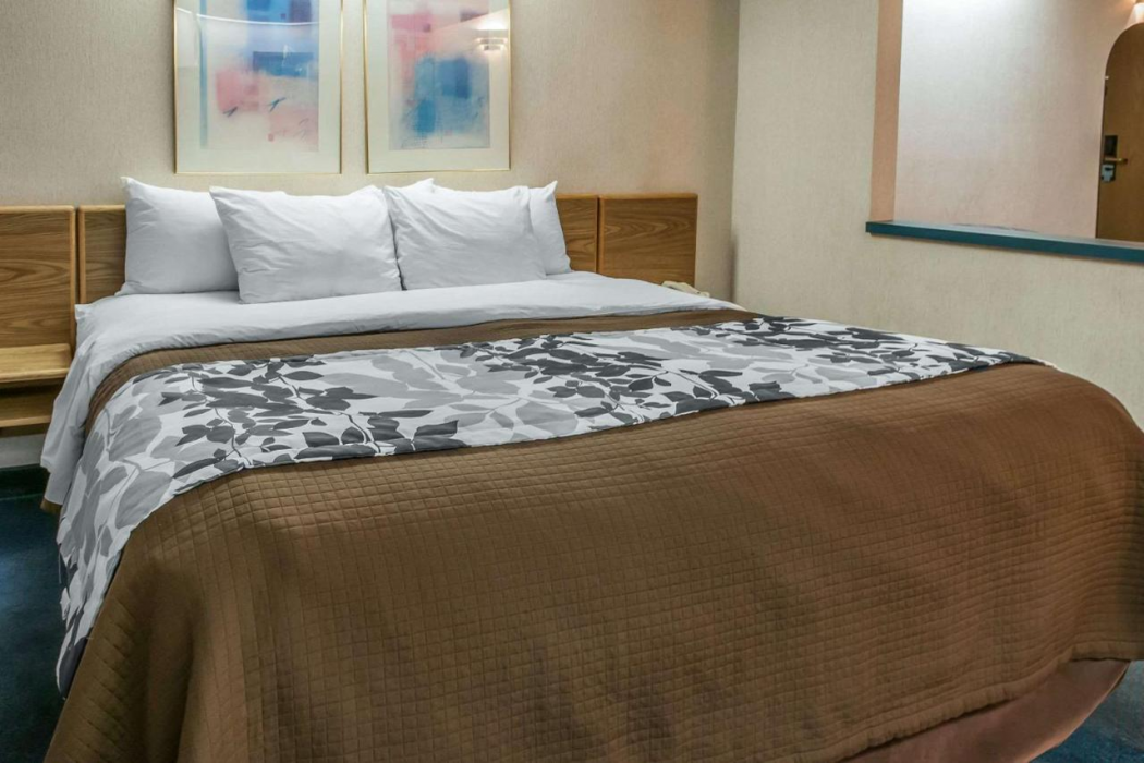 Sleep Inn University 7/24