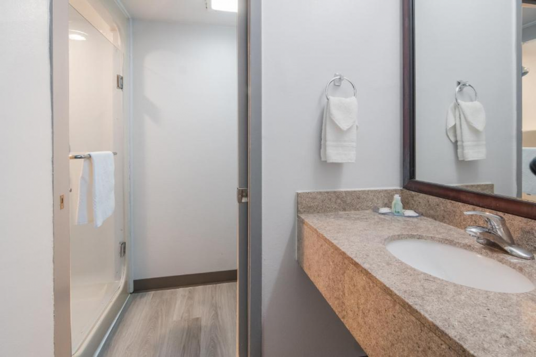 Quality Inn and Suites Richardson-Dallas 16/28