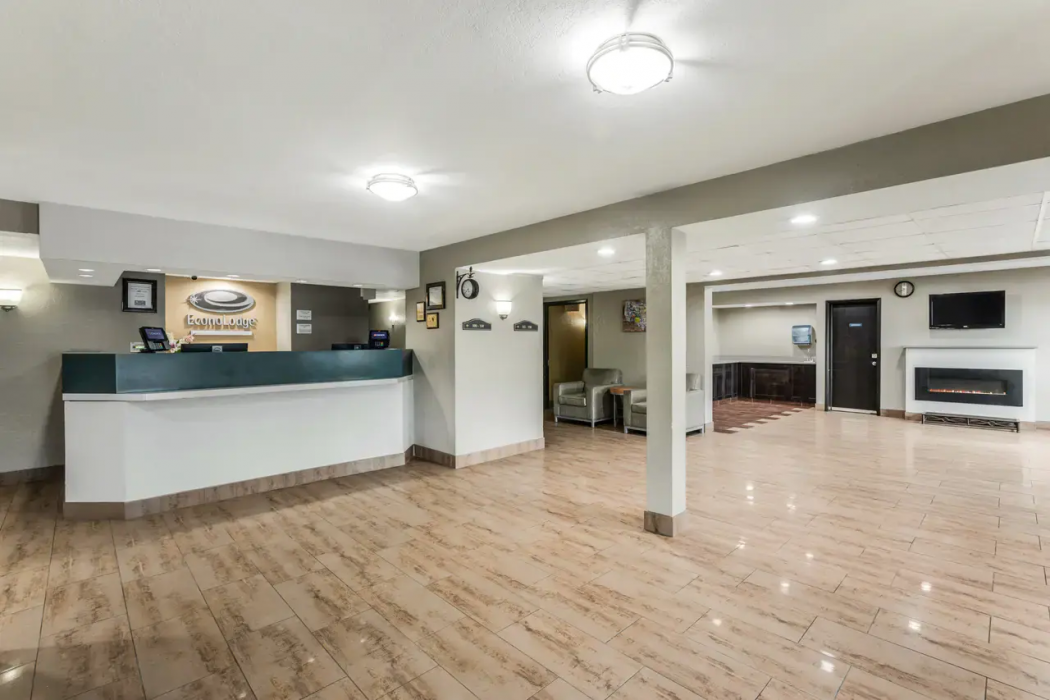 Econo Lodge Madison East 4/24