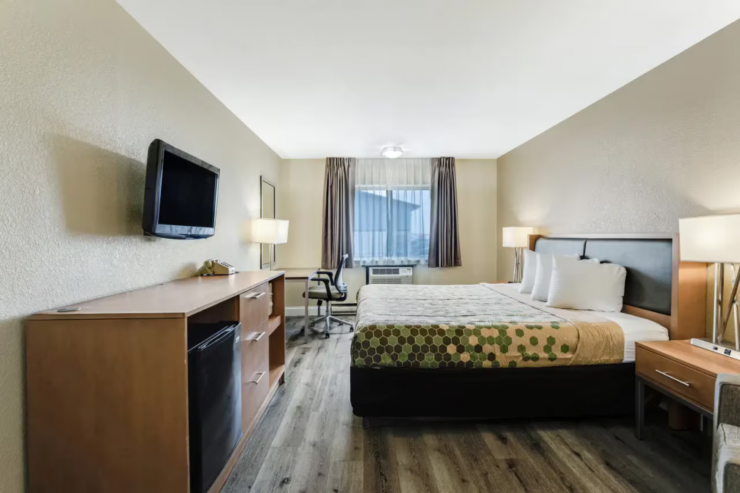 Econo Lodge Madison East 9/24