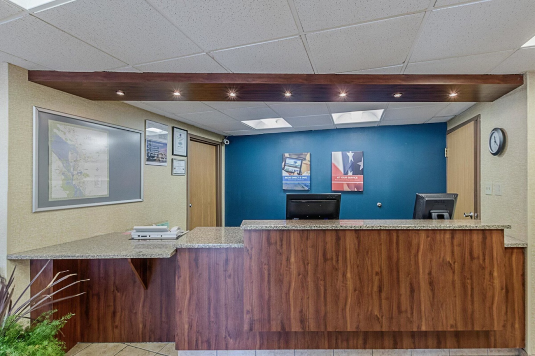 Days Inn by Wyndham La Crosse 7/59