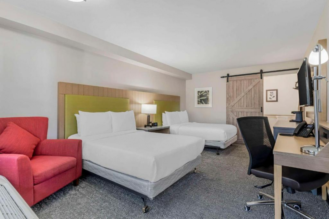 Country Inn & Suites by Radisson, Vallejo Napa Valley, CA 23/35
