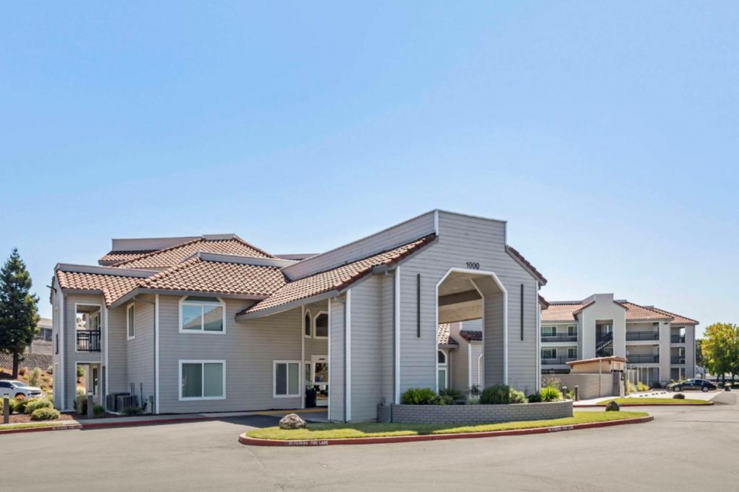 Country Inn & Suites by Radisson, Vallejo Napa Valley, CA 2/35