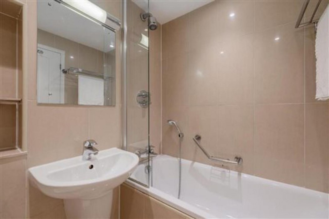 Quality Hotel Hampstead 13/26