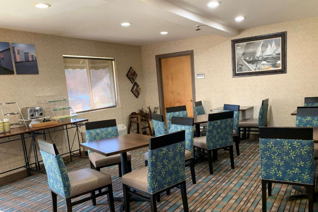 Quality Inn Near Toms River Corporate Park 21/25