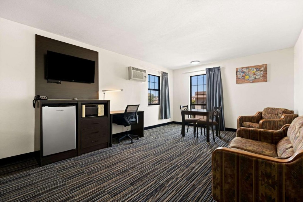 Econo Lodge Dumas 8/15