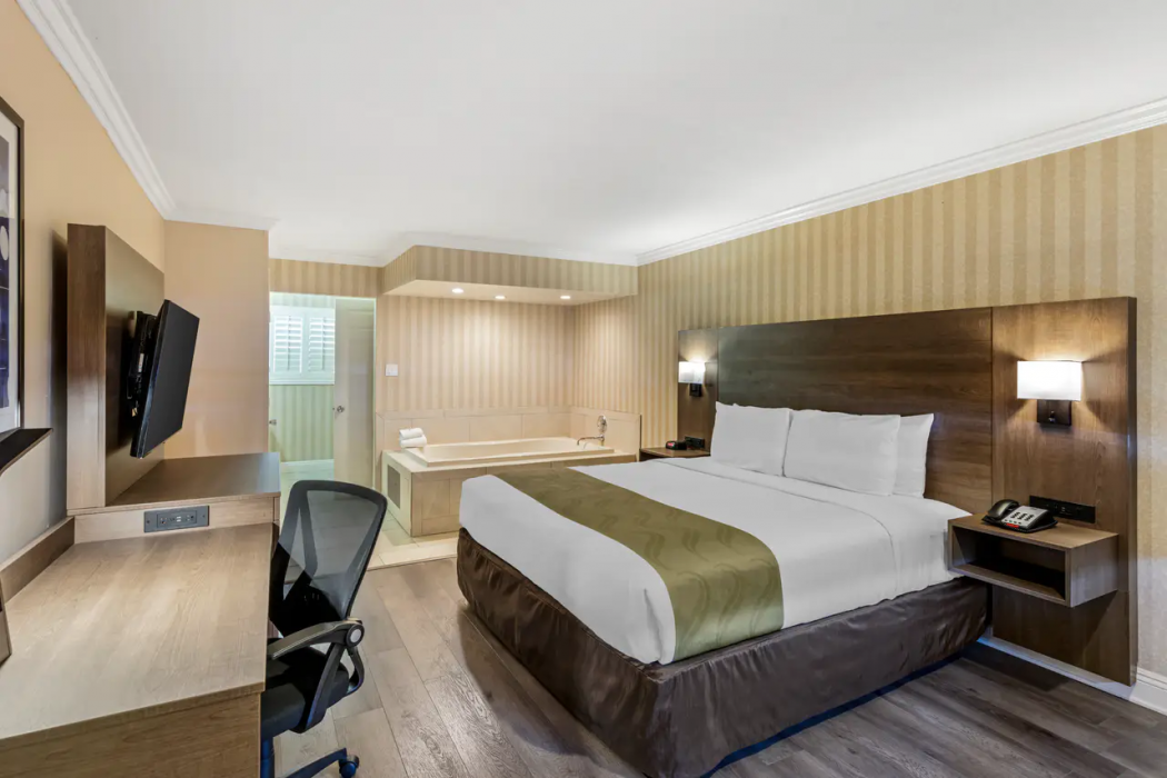 Quality Inn Suites Anaheim Maingate 15/24