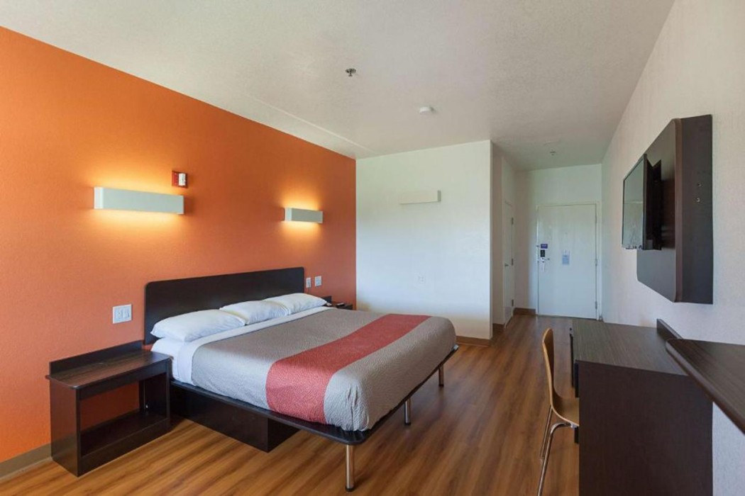 Motel6 Bedford, TX - Fort Worth 9/38
