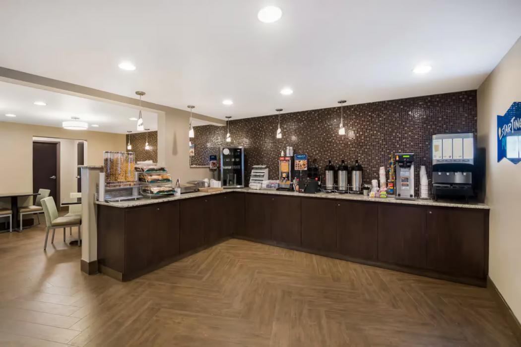 Clarion Pointe Syracuse Downtown 15/29