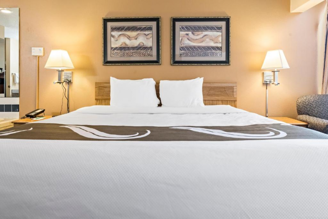 Quality Inn Storm Lake 15/28