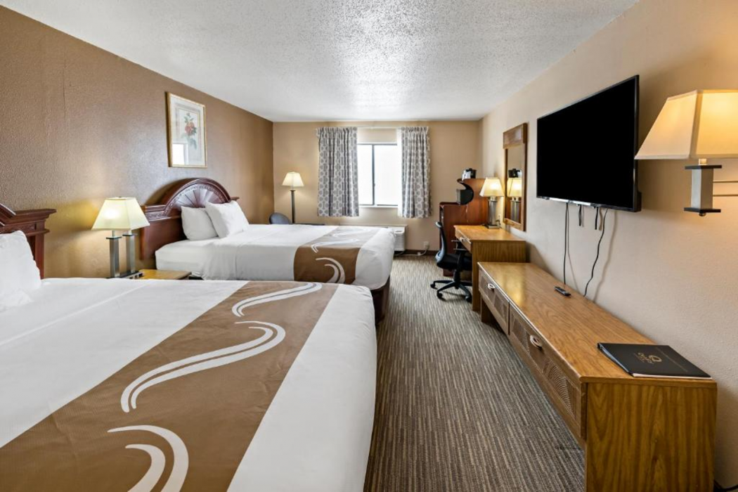 Quality Inn Storm Lake 14/28