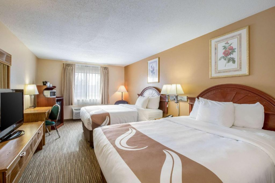 Quality Inn Storm Lake 13/28