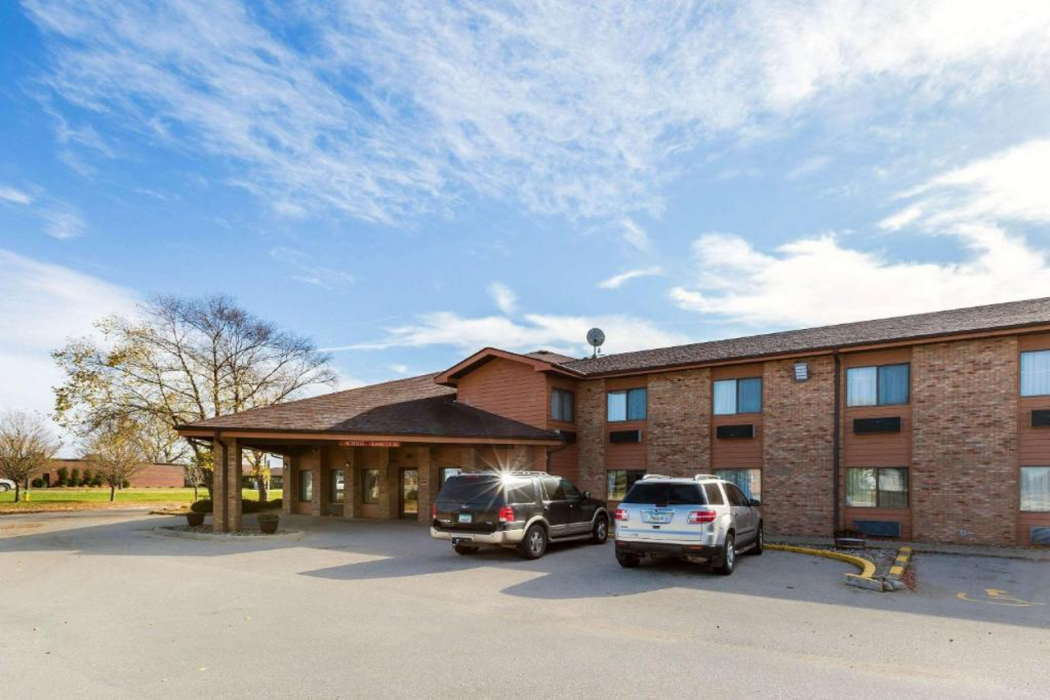 Quality Inn Storm Lake 2/28