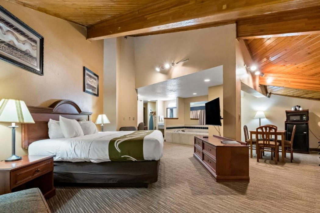 Quality Inn Storm Lake 9/28
