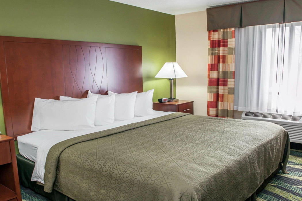 Quality Inn & Suites South Bend Airport 17/38