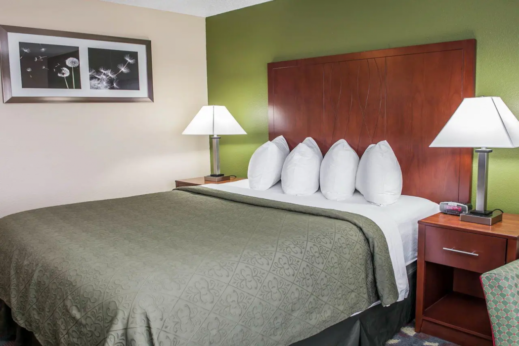Quality Inn & Suites South Bend Airport 10/38