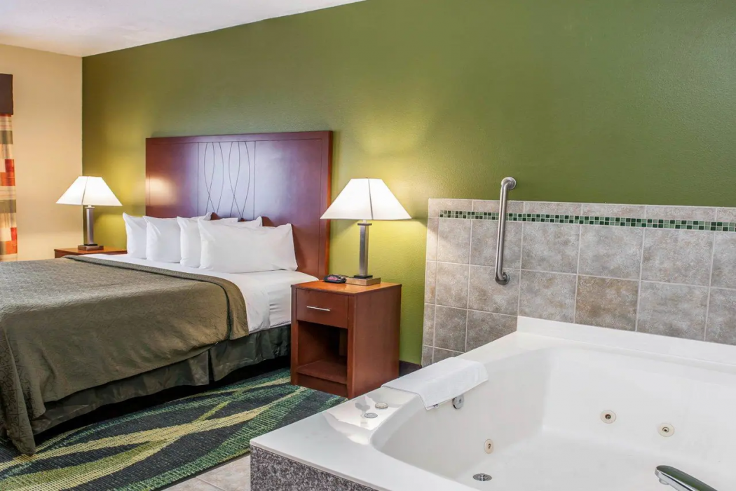 Quality Inn & Suites South Bend Airport 12/38