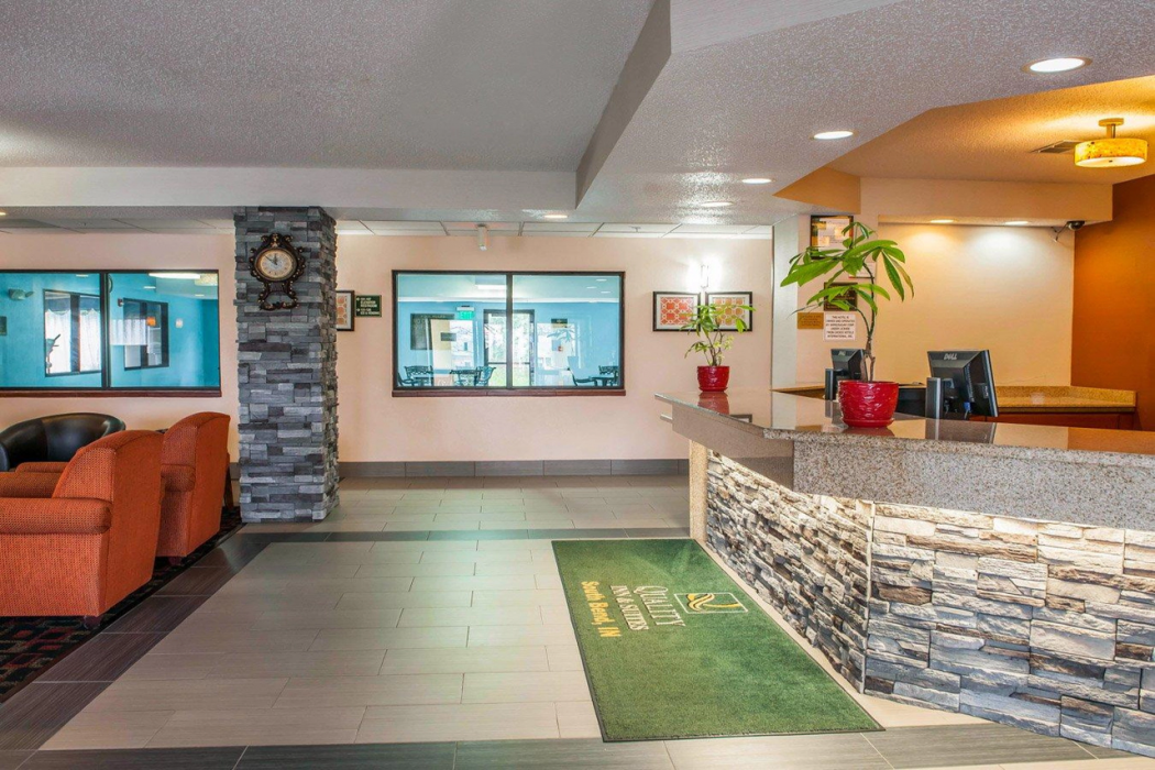 Quality Inn & Suites South Bend Airport 2/38