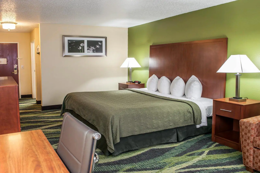 Quality Inn & Suites South Bend Airport 14/38