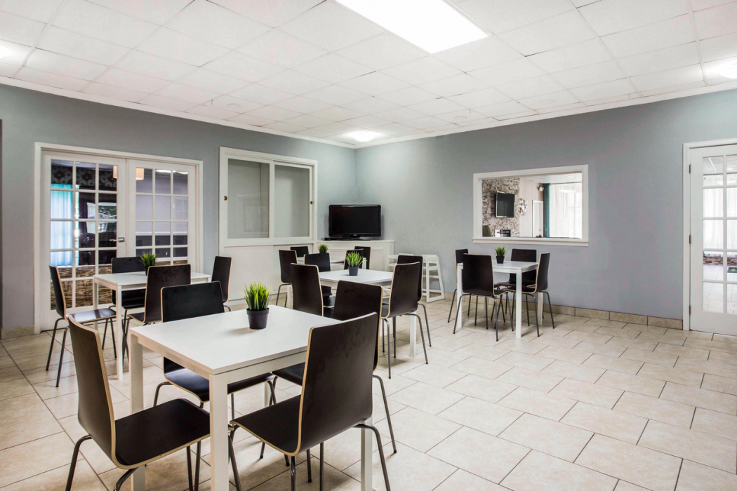 Quality Inn and Suites University Area NC 13/31