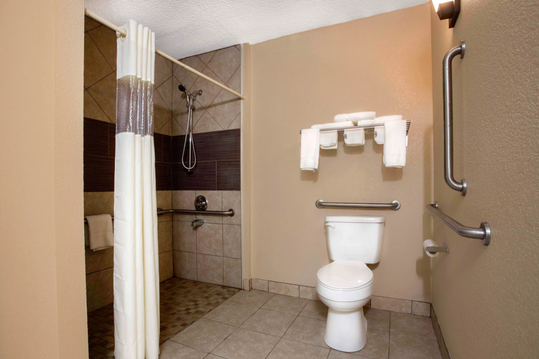 Quality Inn and Suites University Area NC 10/31
