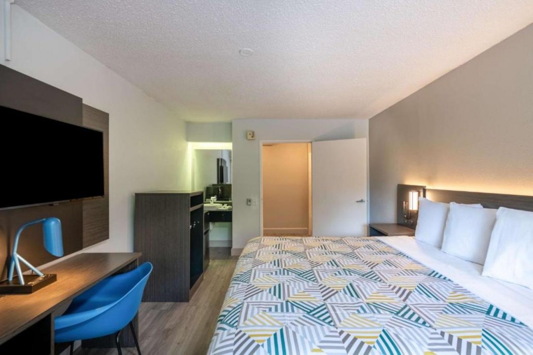 Motel6 Charlotte, NC - Coliseum 11/55