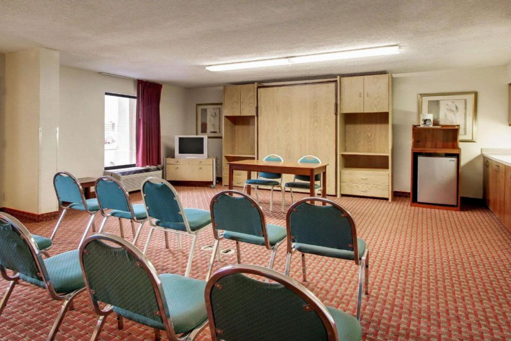 Quality Inn & Suites Clinton - Jackson West 15/28