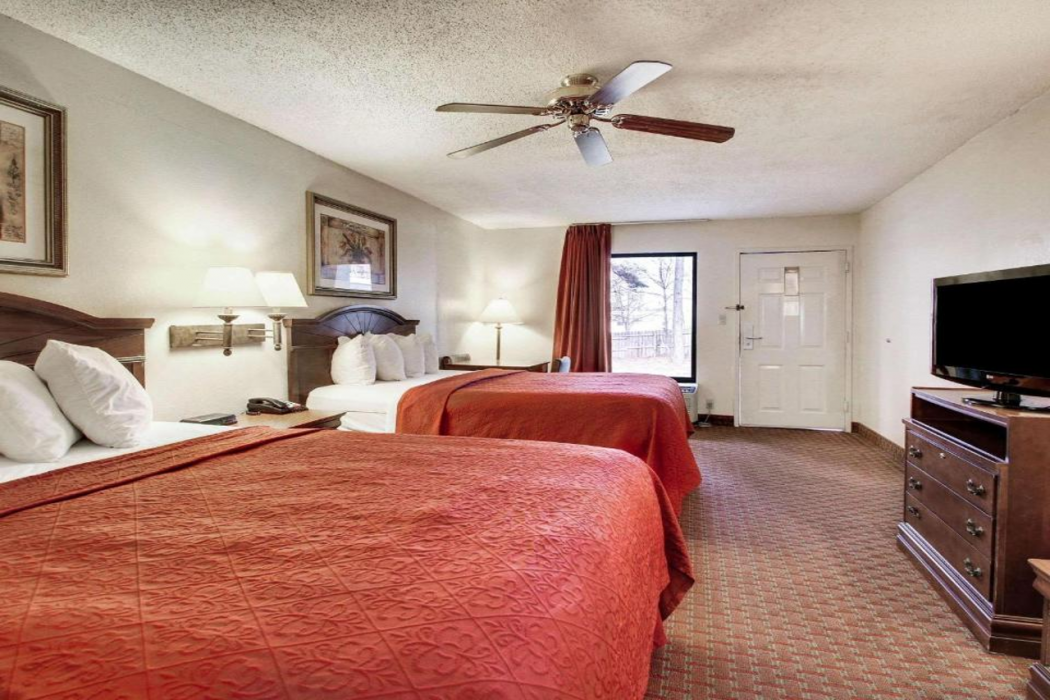 Quality Inn & Suites Clinton - Jackson West 9/28