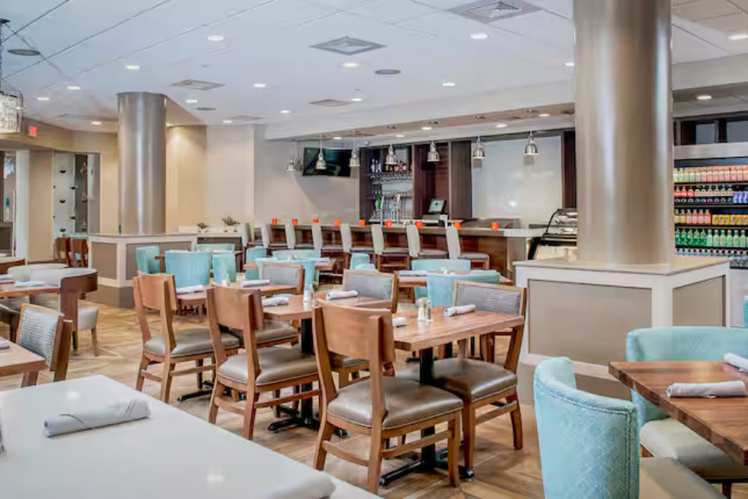 DoubleTree by Hilton West Palm Beach Airport 23/38