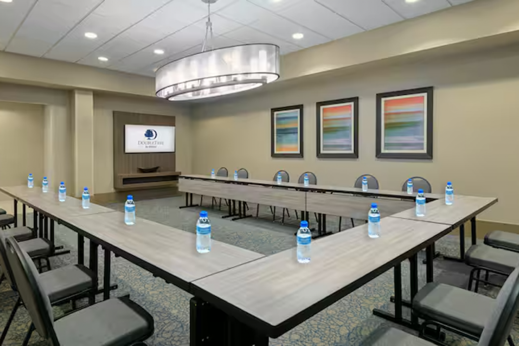 DoubleTree by Hilton West Palm Beach Airport 11/38