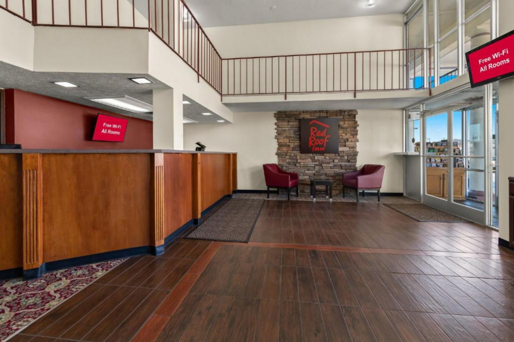 Red Roof Inn & Suites Cave City 5/18