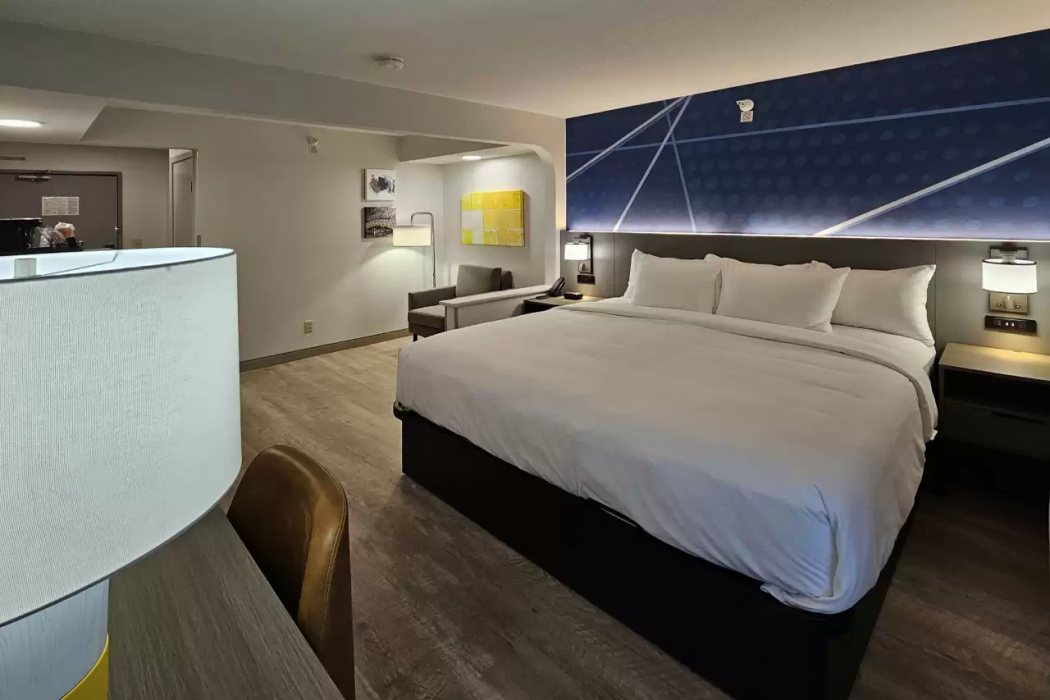 Comfort Inn & Suites Saint Louis Lafayette Square 13/23