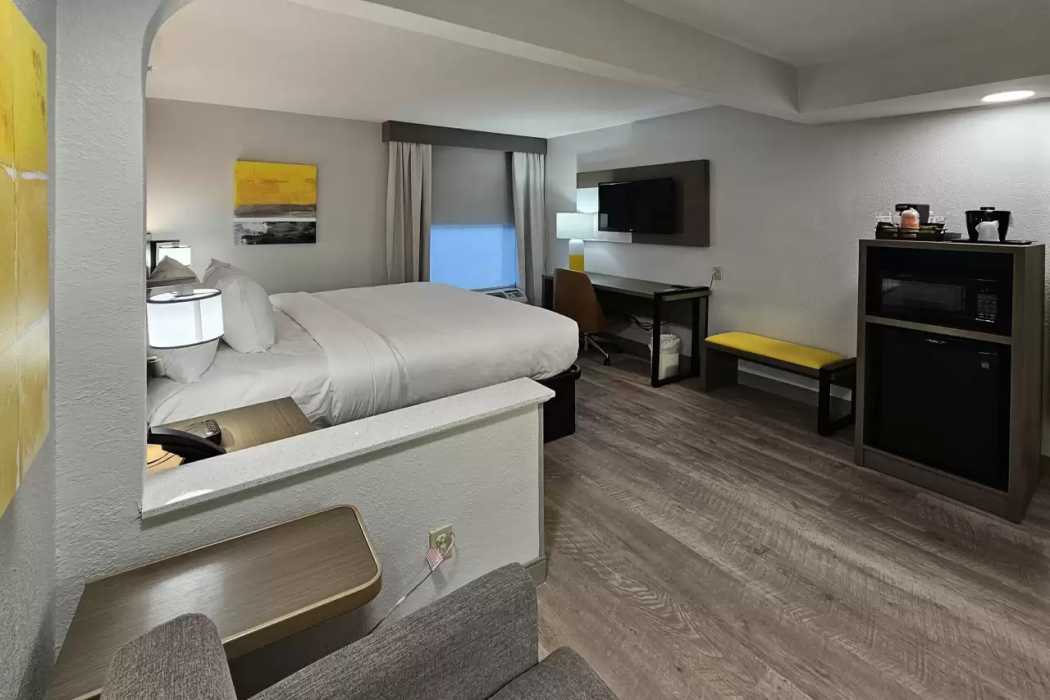 Comfort Inn & Suites Saint Louis Lafayette Square 14/23
