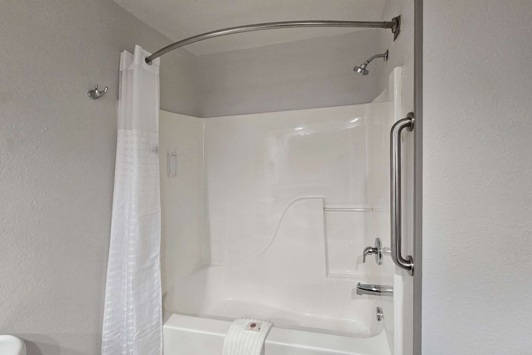 Comfort Inn & Suites Saint Louis Lafayette Square 16/23