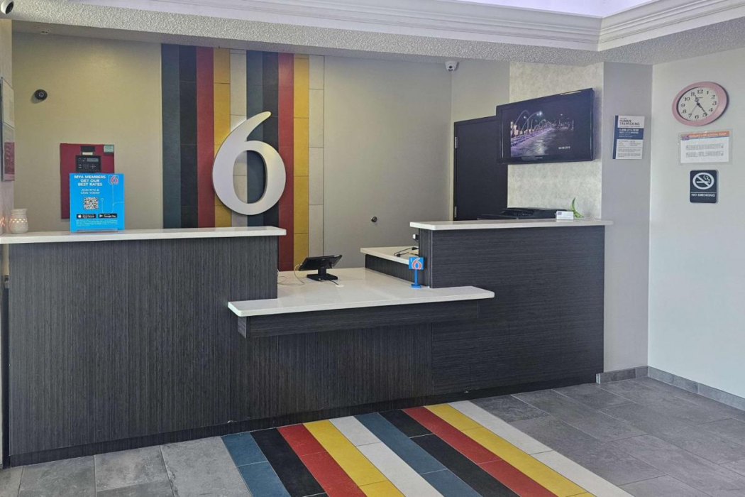 Lobby at Motel6 Sinton, TX, SINTON - TX
