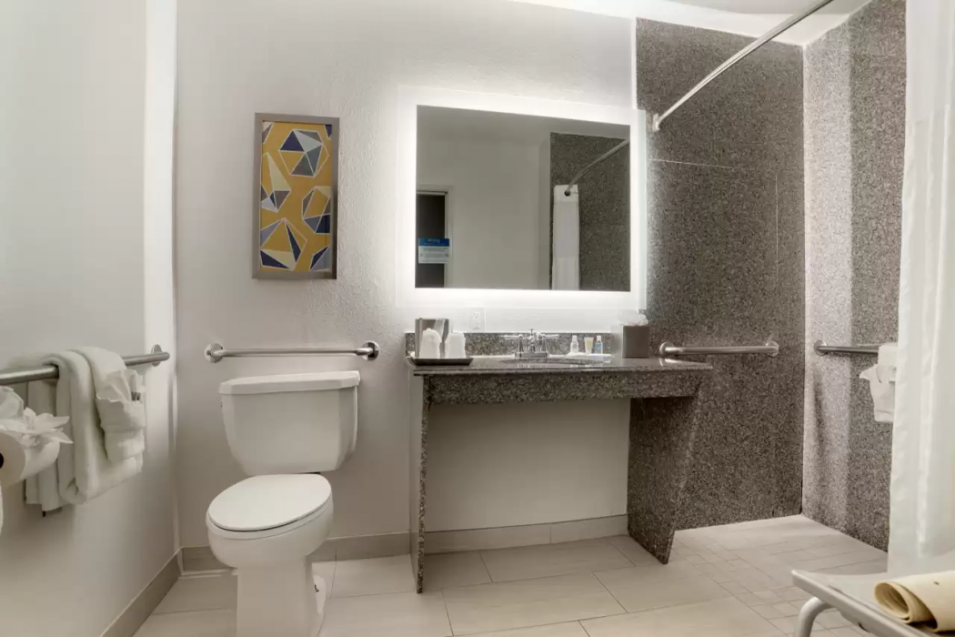 Comfort Inn & Suites New Orleans Airport North 18/38