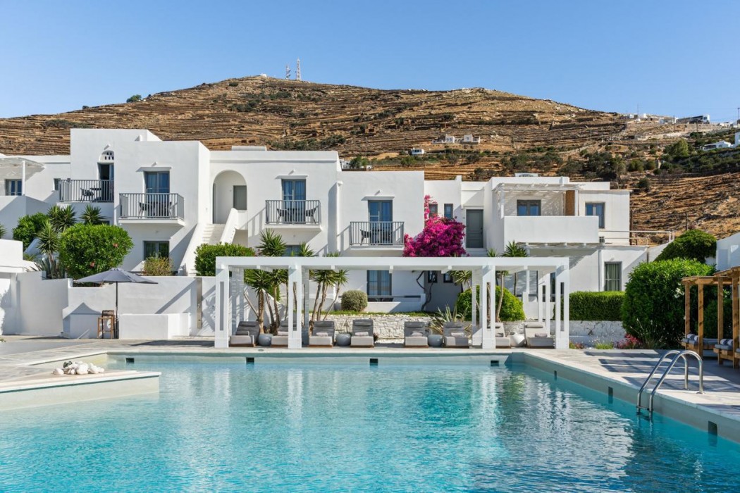 Mr & Mrs White Tinos 2/44