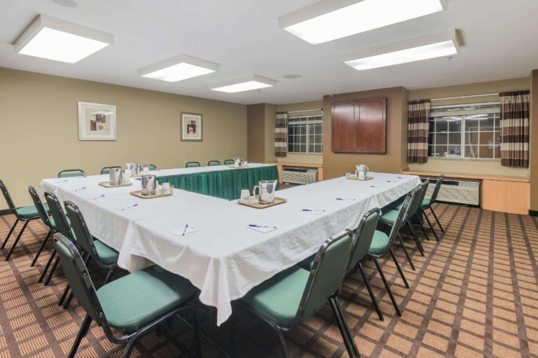 Microtel Inn & Suites by Wyndham West Chester 17/27