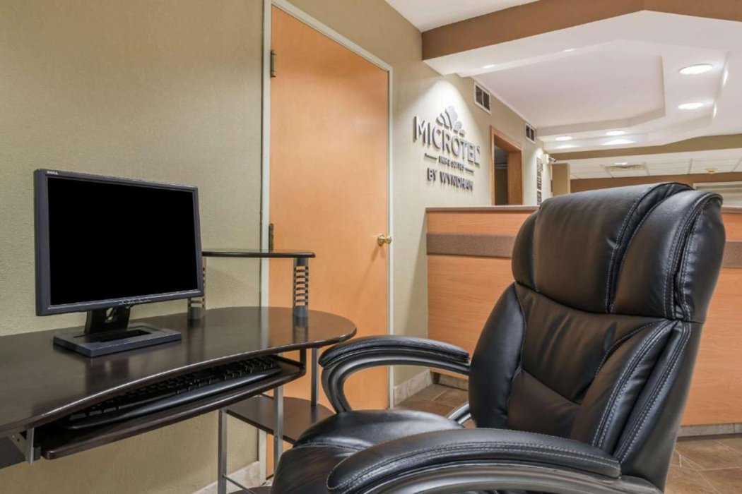 Microtel Inn & Suites by Wyndham West Chester 16/27