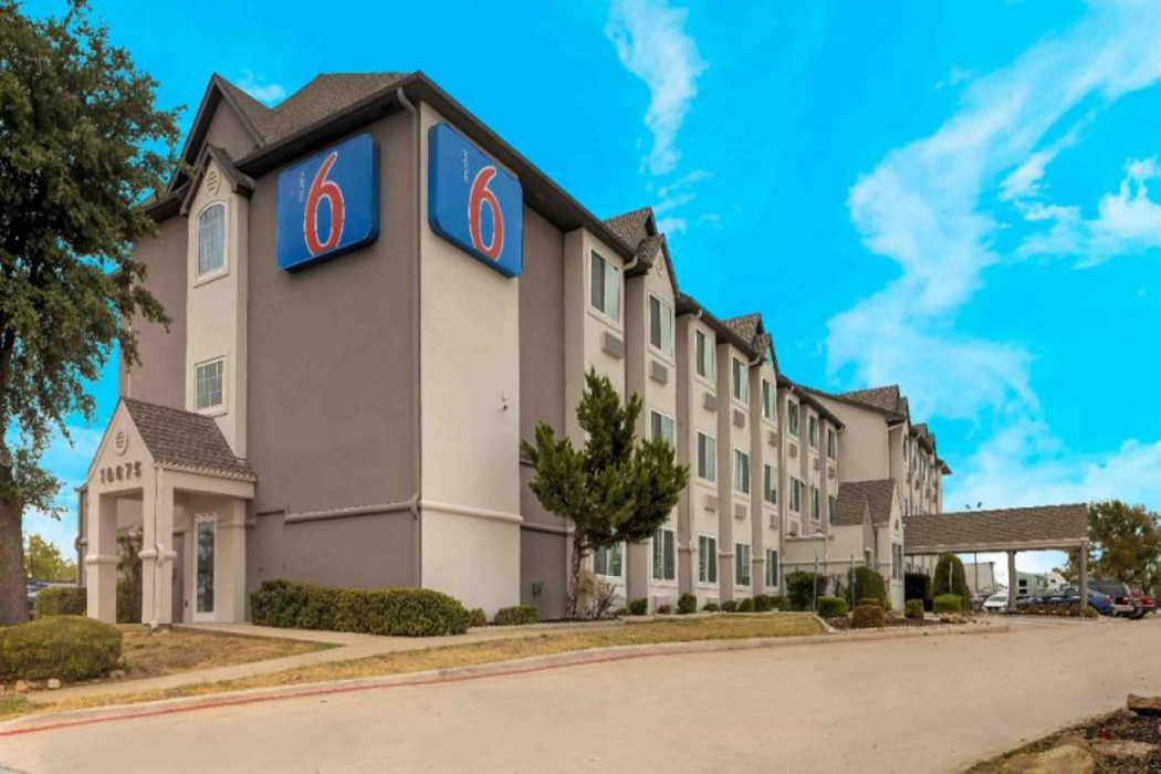 Motel6 Fort Worth, TX - Burleson photo4