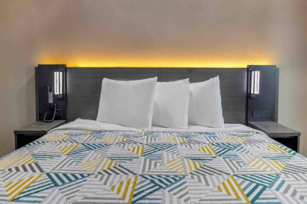 Motel6 Fort Worth, TX - Burleson 17/60