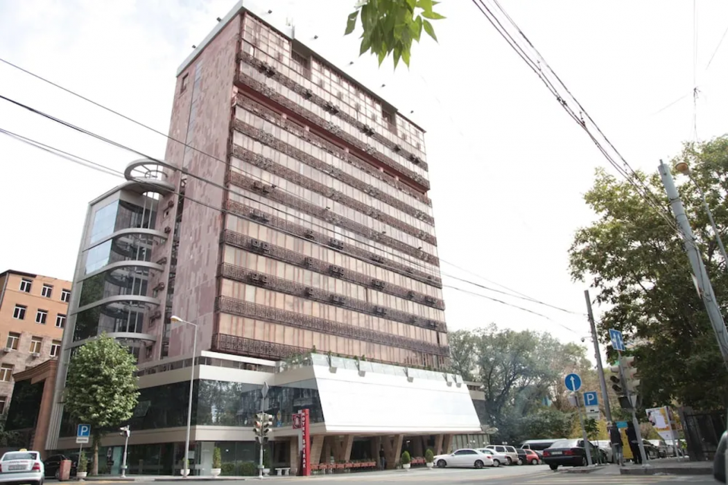 Hotel Shirak, Arzakan