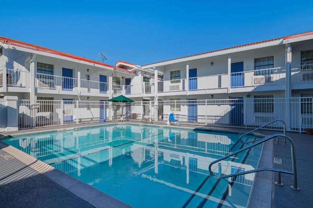 Motel6 Grand Prairie, TX - Interstate 30 36/51
