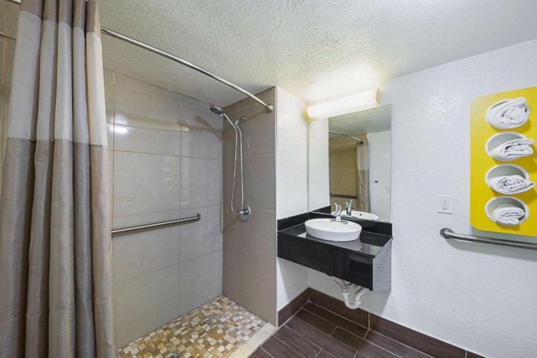 Motel6 Grand Prairie, TX - Interstate 30 26/51