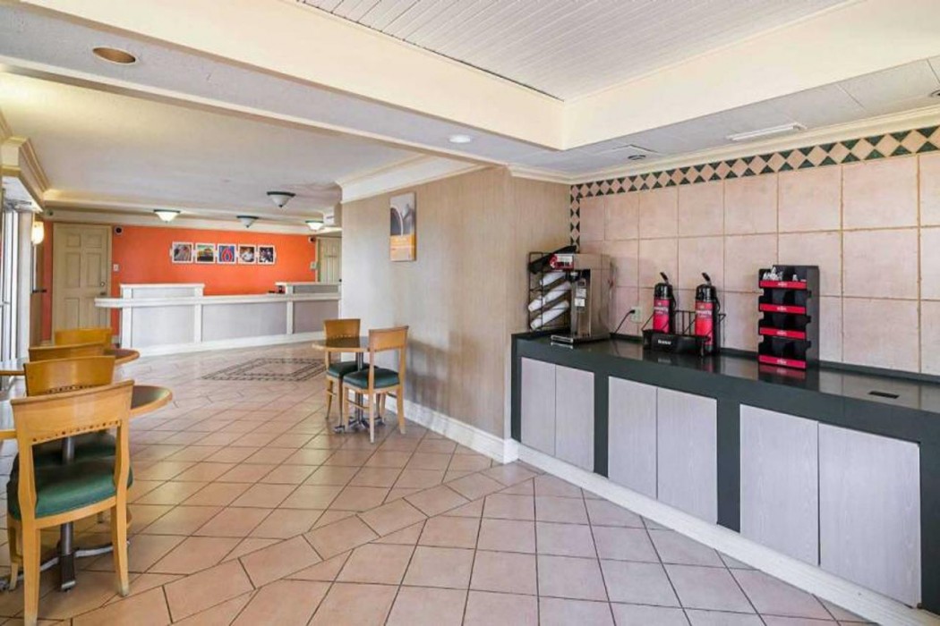 Motel6 Grand Prairie, TX - Interstate 30 6/51